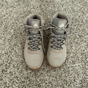Columbia Taupe Hiking Boots with Gum Outsole